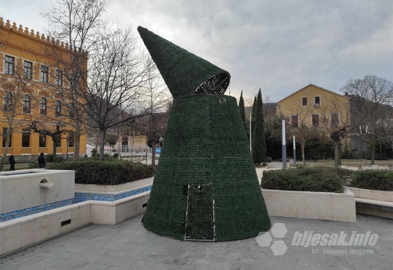 FOTO Snažan vjetar u Hercegovini stvara probleme, pogledajte što smo zabilježili u Mostaru