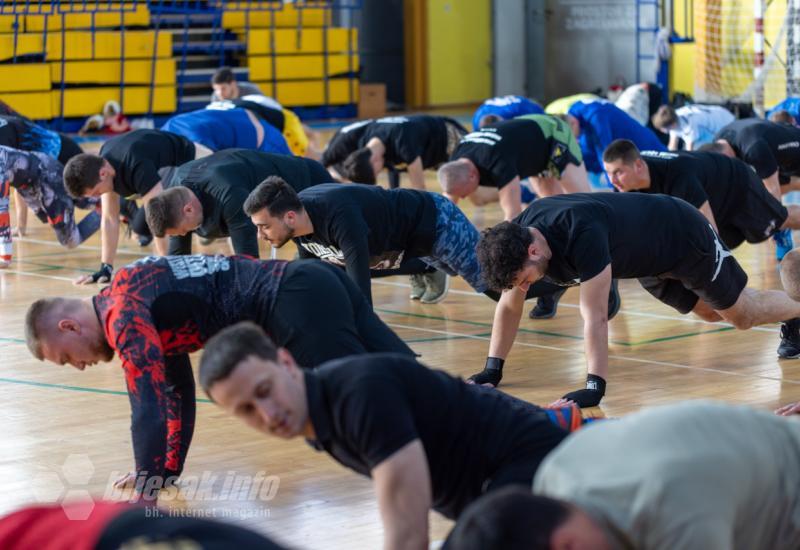 Seminar borilačkih vještina u Mostaru - FOTO: Miran Fabijan izazvao pomamu u Mostaru: 150 ljudi radi u humanitarne svrhe!