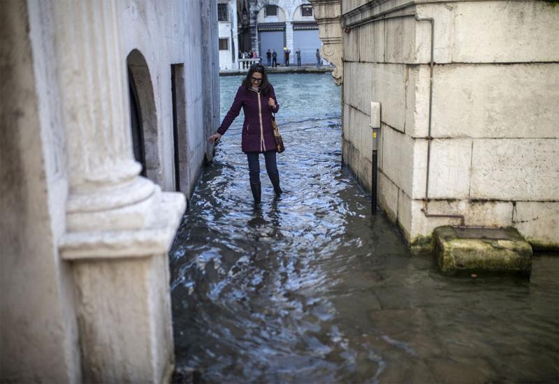 Visok vodostaj u Veneciji - FOTO| Venecija pod vodom: Plima podigla vodostaj na 110 cm, aktiviran MOSE sustav