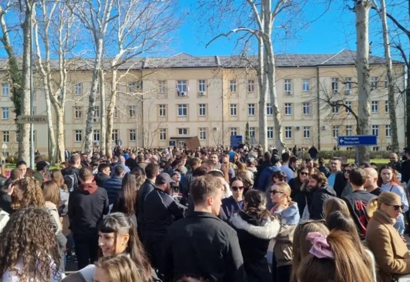 Mirno okupljanje banjalučkih studenata - Mirno okupljanje banjalučkih studenata: 