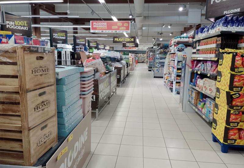 U Hrvatskoj danas slabiji bojkot prodavnica u odnosu na prošli petak - FOTO| Građani ustrajni u bojkotu: Trgovci smanjuju cijene više od 1.000 proizvoda