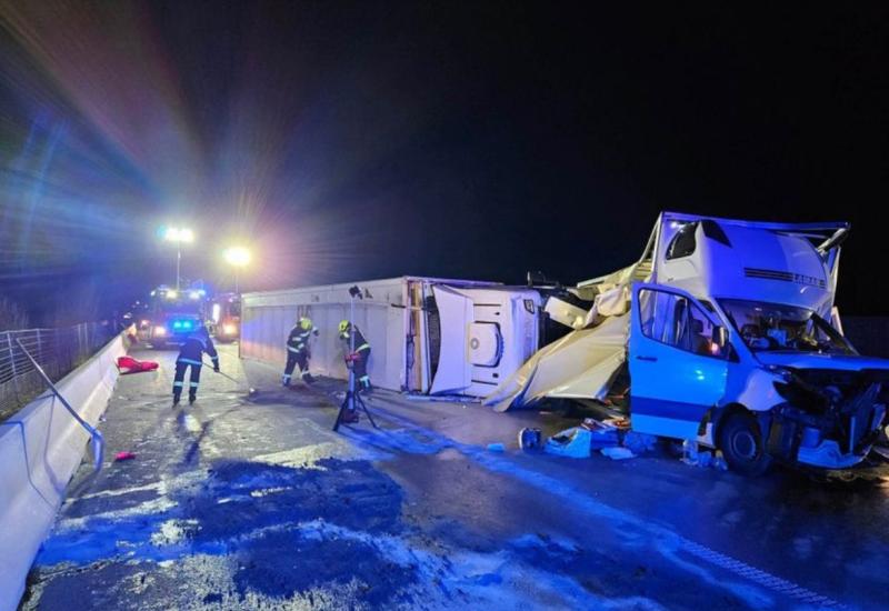 Nesreća na autocesti A8 - Državljanin BiH i Srbije sudjelovali u teškoj prometnoj nesreći u Austriji