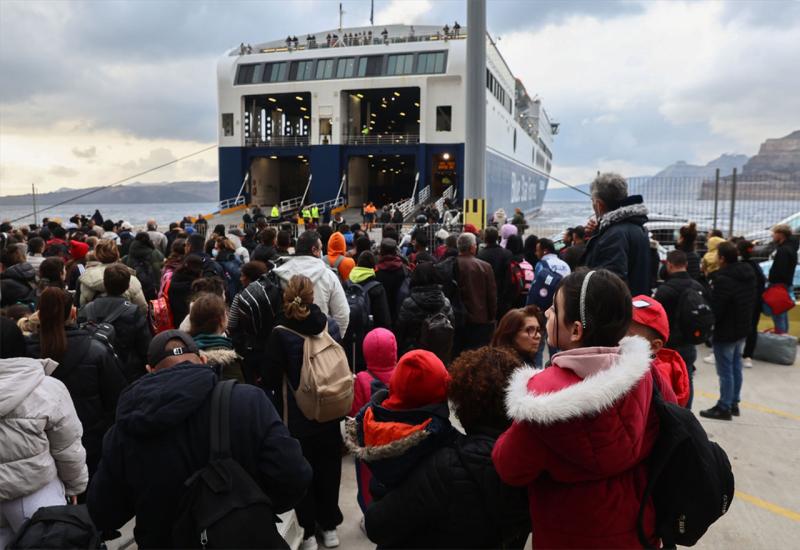 Više od 750 potresa na Egejskom moru u posljednjih 10 dana - Tisuće ljudi bježe sa Santorinija zbog neprekidnih potresa