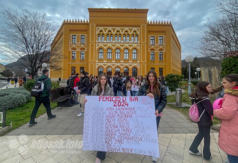 FOTO | Mostarski školarci jasno poručili: "Imaš pravo na život bez nasilja" 