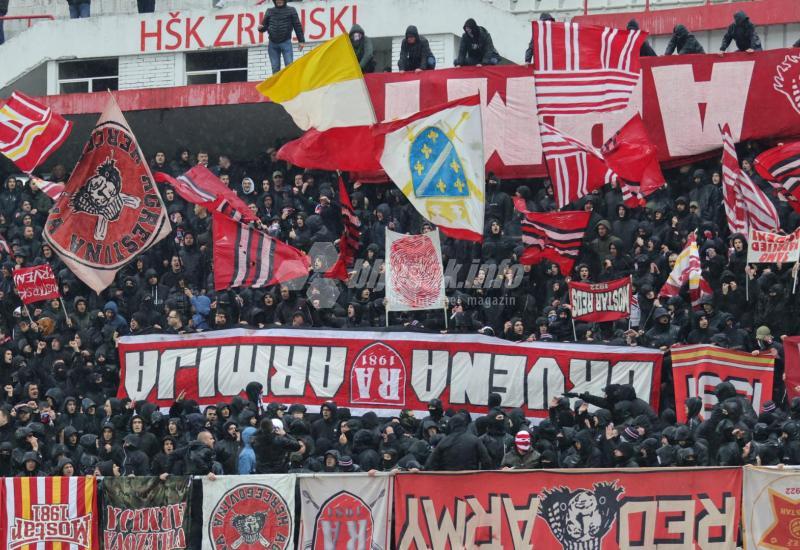 Zaplijenjene zastave Red Armyja - Ultrasi zapalili transparente oduzete od Red Armyja