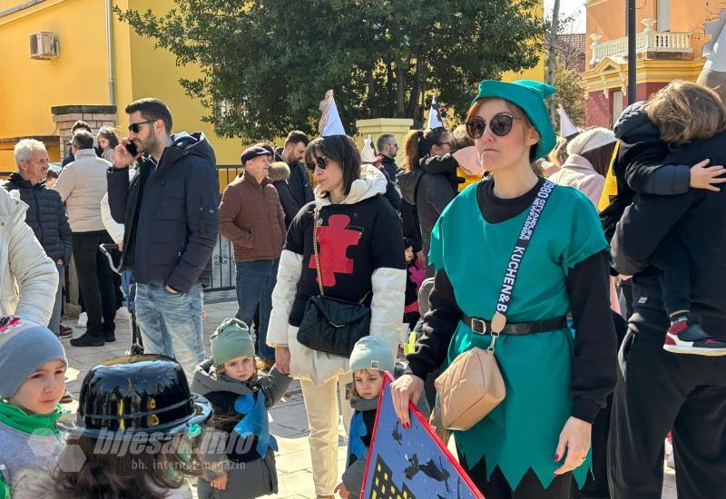 Mostar: Dječja karnevalska povorka pokazala svu bogatu maštu mališana - Mostar: Dječja karnevalska povorka pokazala svu bogatu maštu mališana