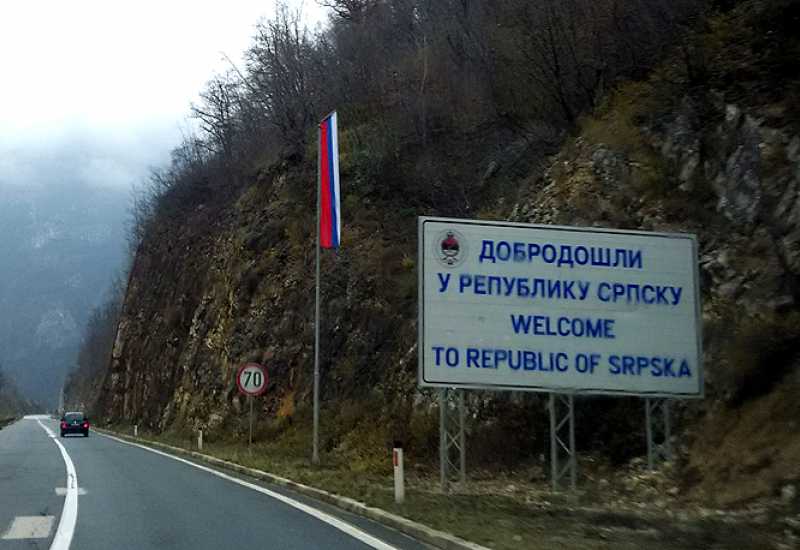 Srbi dižu policiju na granice i povlače suce Ustavnog suda