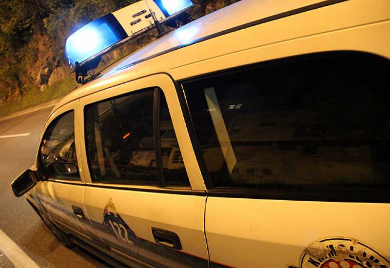 Drama u Zenici: Presreli ih, udarali i ukrali auto