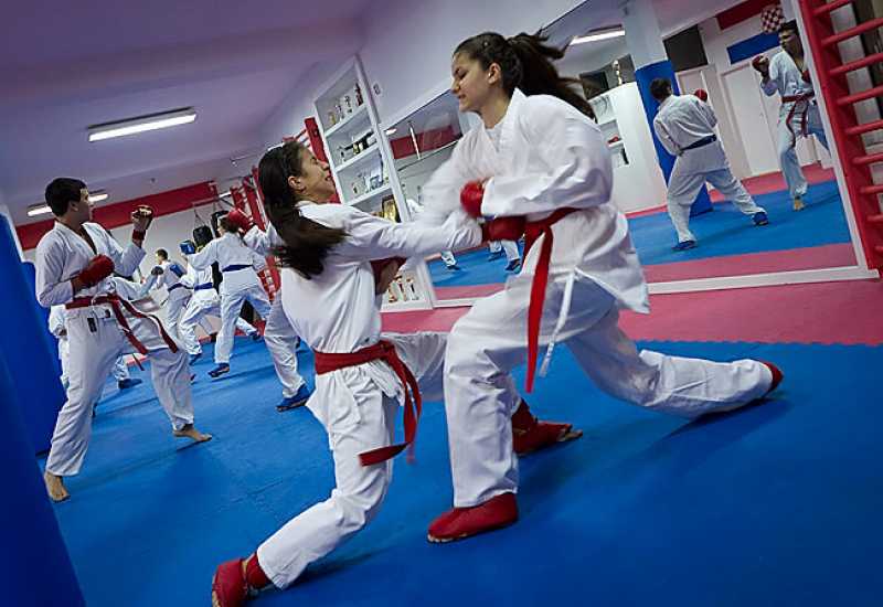 Bljesak.info - Putem karatea razvija se sportski duh koji izgrađuje jake pojedince